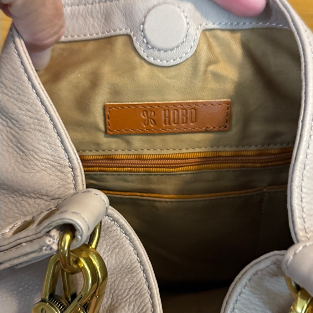 HOBO Cream/pink color Leather Shoulder Bag with Slouchy Design  EUC - Picture 6 of 9
